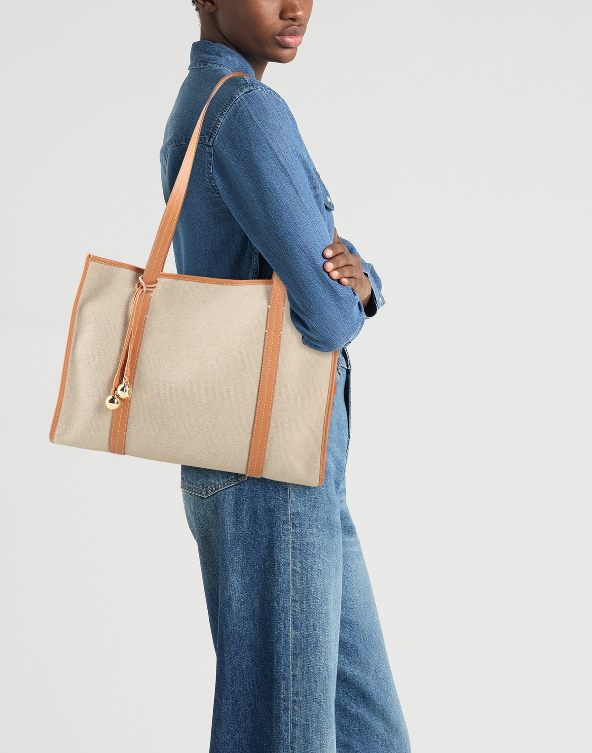 Sandro Womens Shoulder bag in Beige
