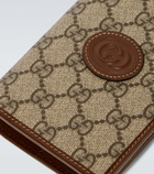 Gucci - GG Supreme passport holder