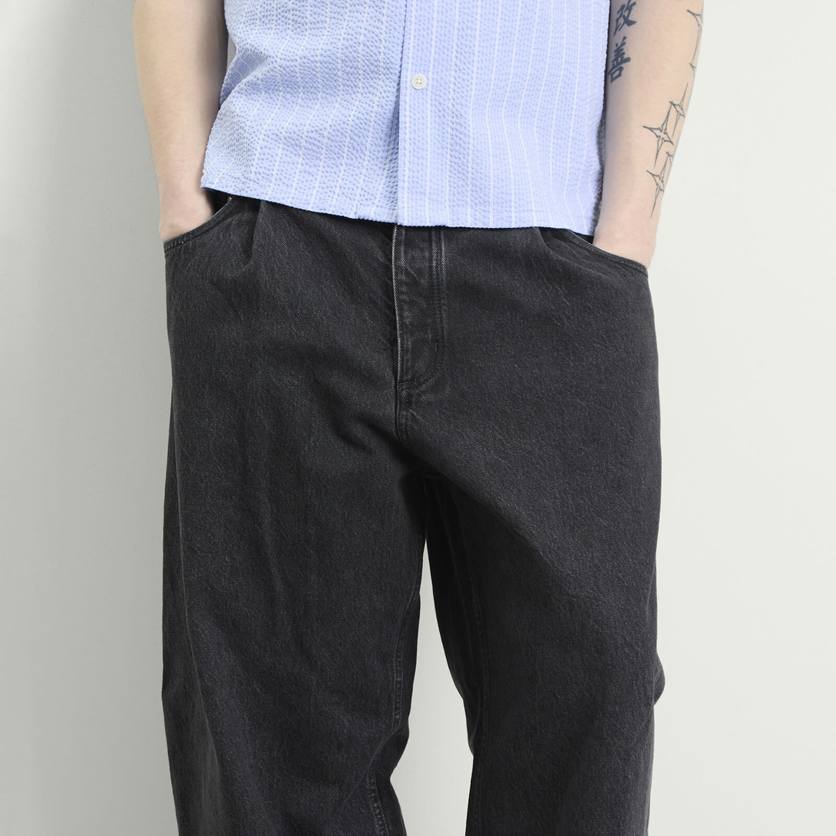 A Kind of Guise Men's Duma Pleated Denim Jeans in Grey Denim