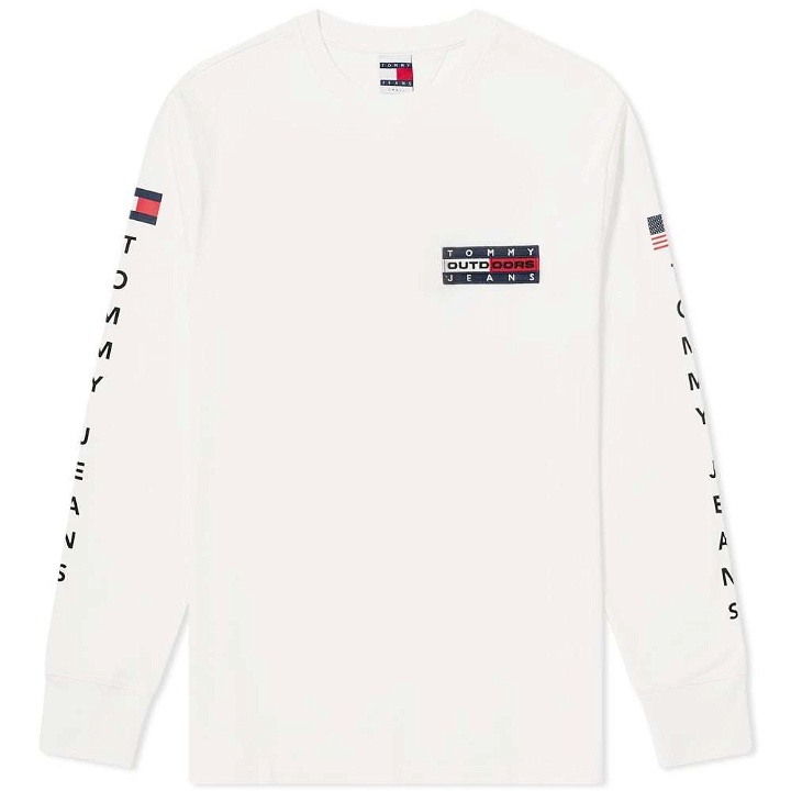 Photo: Tommy Jeans 6.0 Long Sleeve Expedition Tee M23