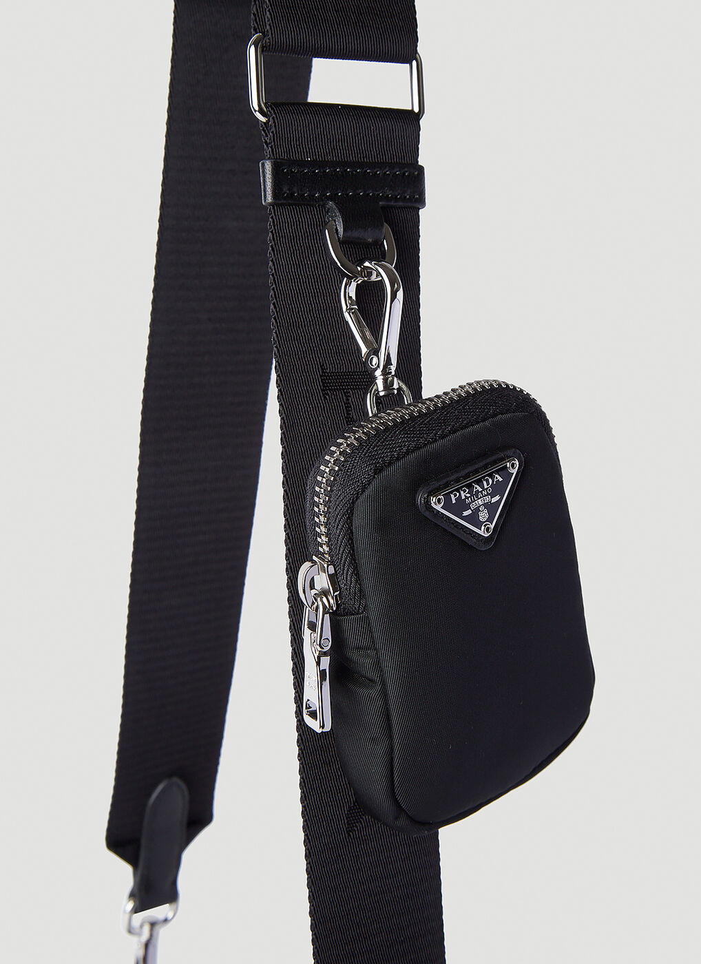 Re-Edition 2005 padded leather shoulder bag in black - Prada