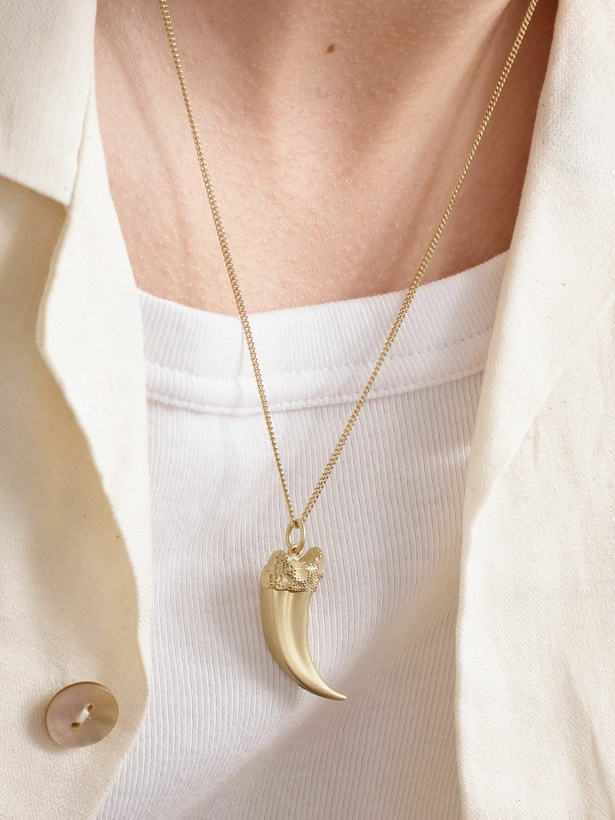 Photo: Jacquie Aiche - Claw 14-Karat Gold Pendant