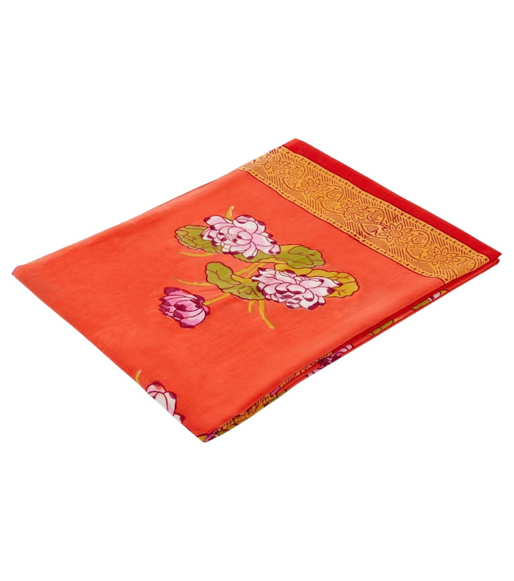 Photo: Lisa Corti Tea Flower muslin beach towel