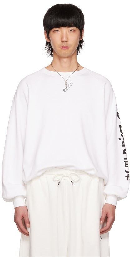 Photo: LU'U DAN White Oversized Sweatshirt
