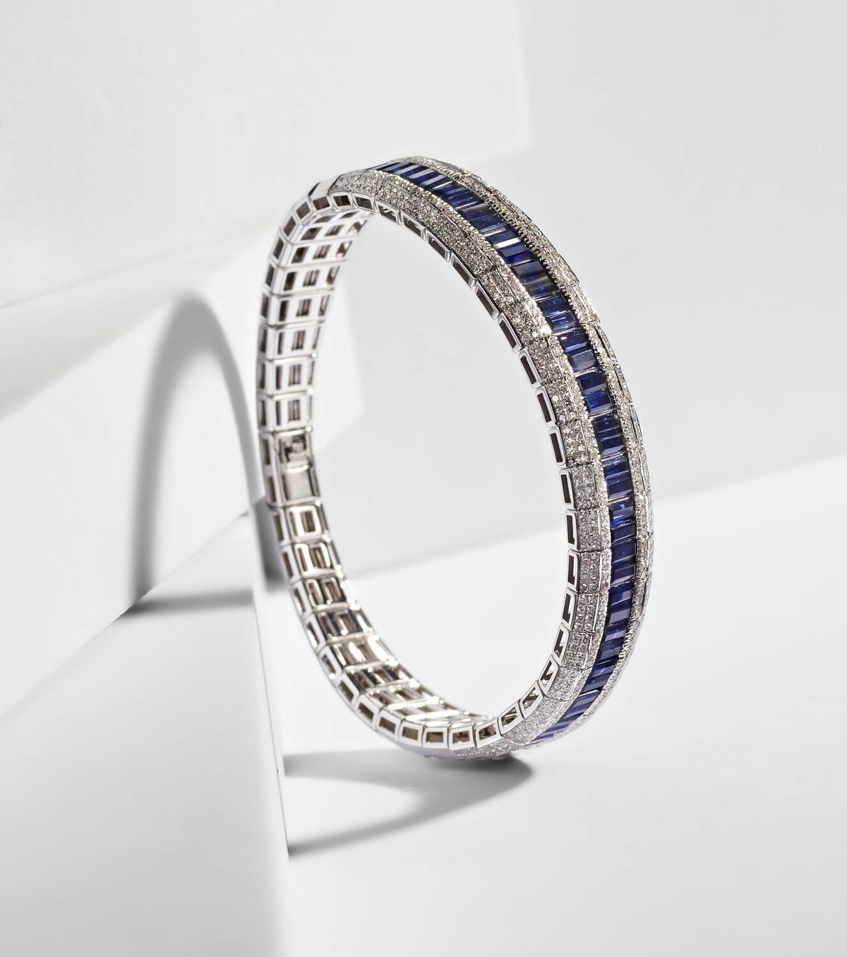 Shay Jewelry Diamond Pave Scales Stretch 18kt white gold bracelet with sapphires and diamonds
