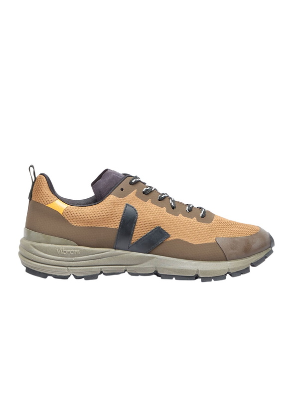 Photo: Veja Dekkan Alveomesh Sneakers