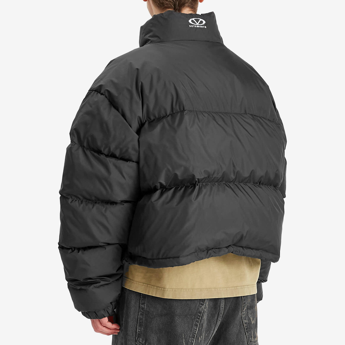 VETEMENTS Men's Logo Puffer Jacket in Black