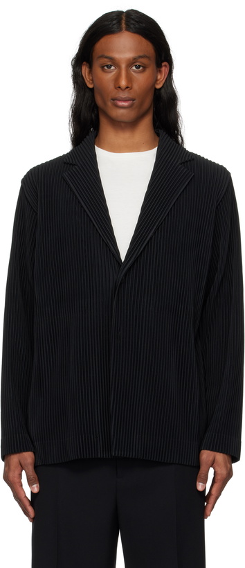 Photo: HOMME PLISSÉ ISSEY MIYAKE Black Basics Blazer