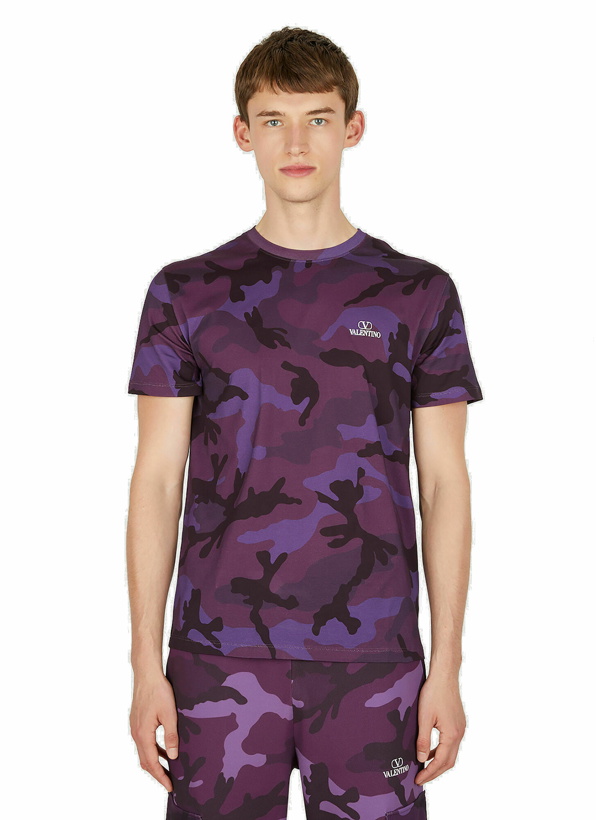 Photo: Camouflage T-Shirt in Purple