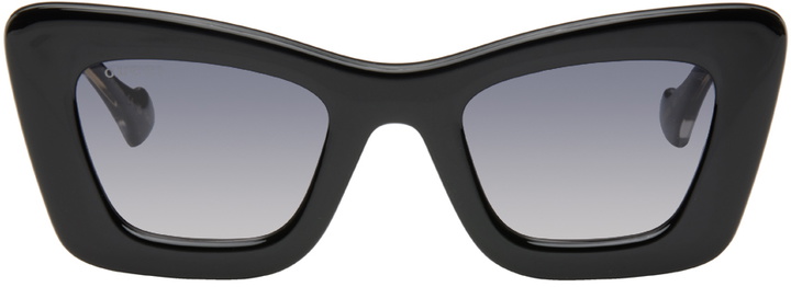 Photo: Gucci Black Cat-Eye Sunglasses