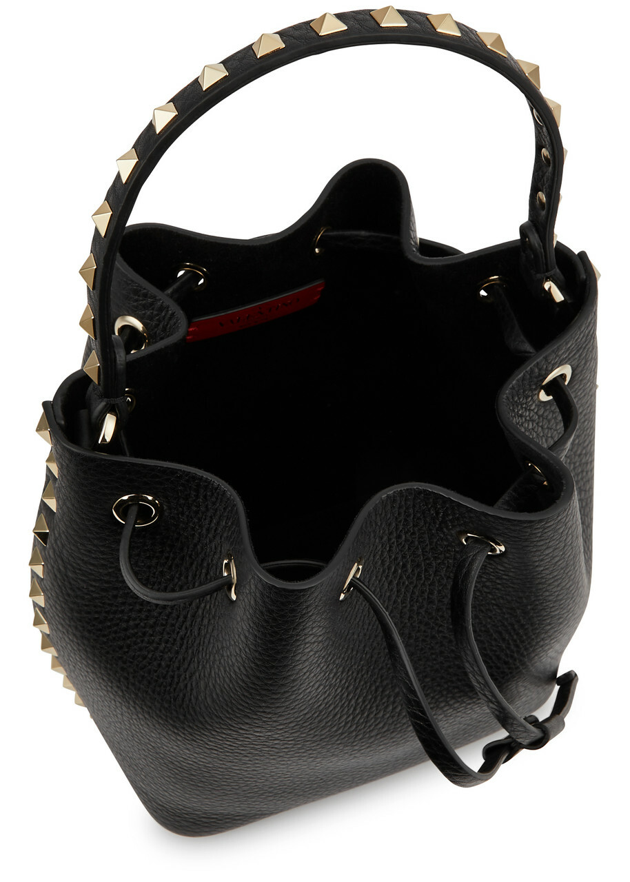 ショルダーバッグ・ポシェット VALENTINO GARAVANI Black Leather Rockstud Bucket Bag Valentino Garavani Rockstud Leather Bucket Bag | Nordstrom