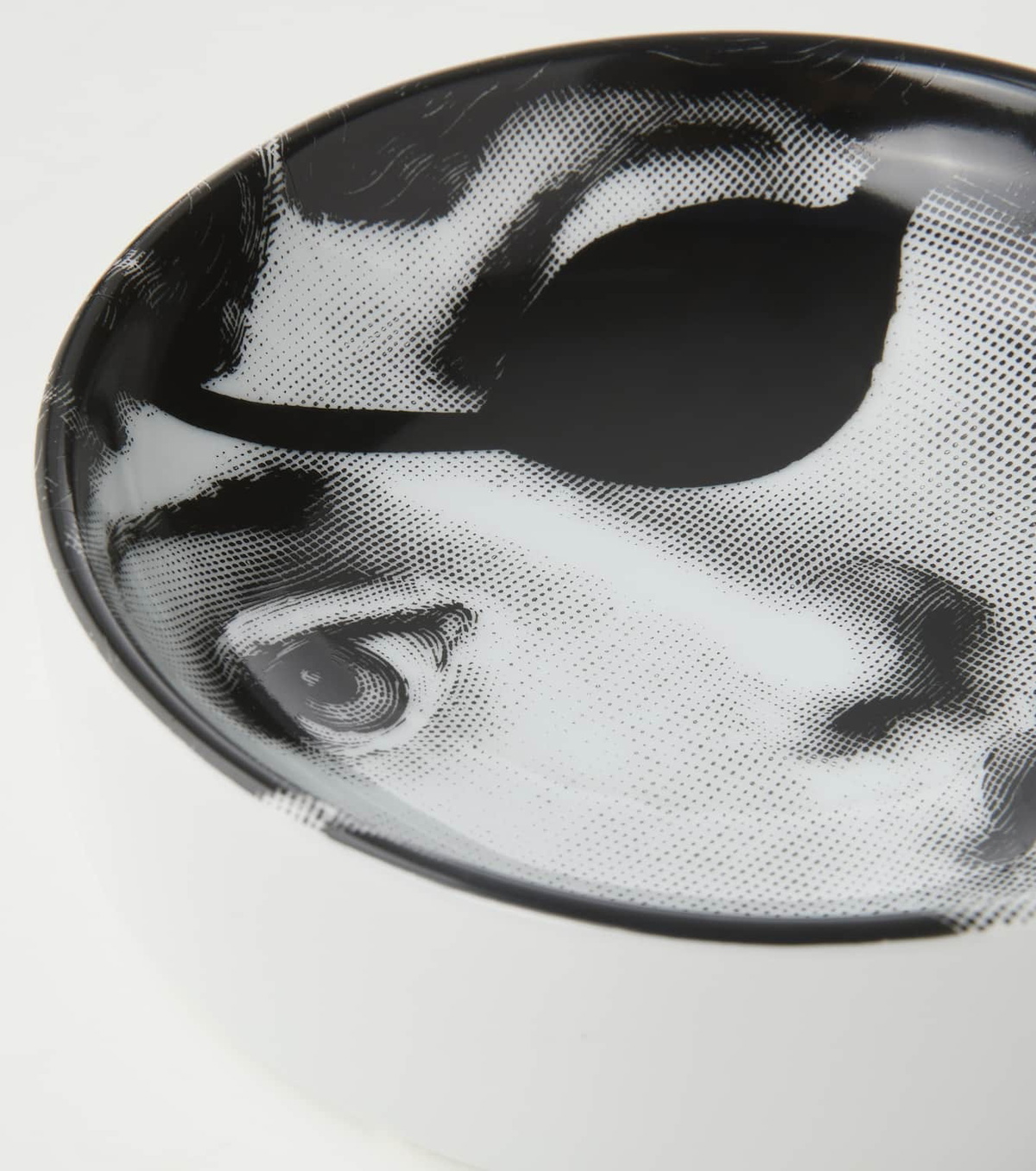 Fornasetti Tema e Variazioni n.8 ashtray