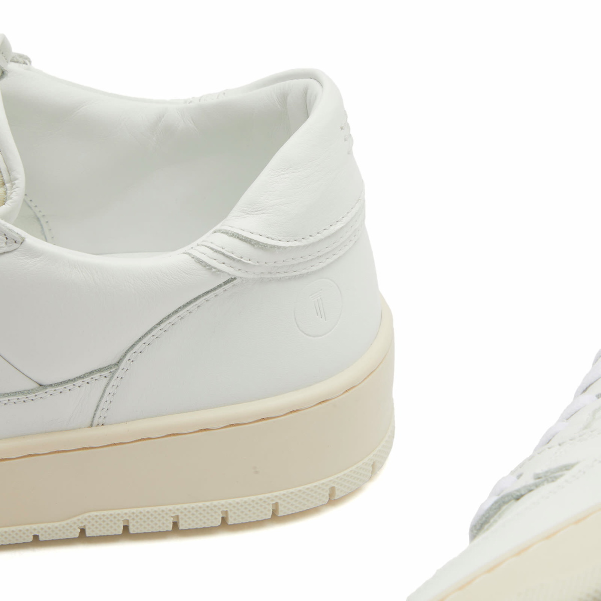 Collegium Men's Pillar Alpha Sneaker in White/White