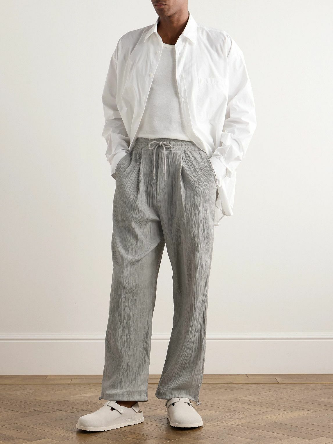 The Frankie Shop - Eliott Tapered Pleated Textured Stretch-Jersey Drawstring Trousers - Gray