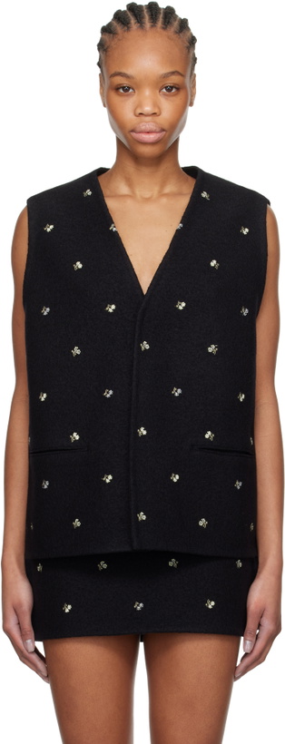 Photo: Rier Black Walker Vest