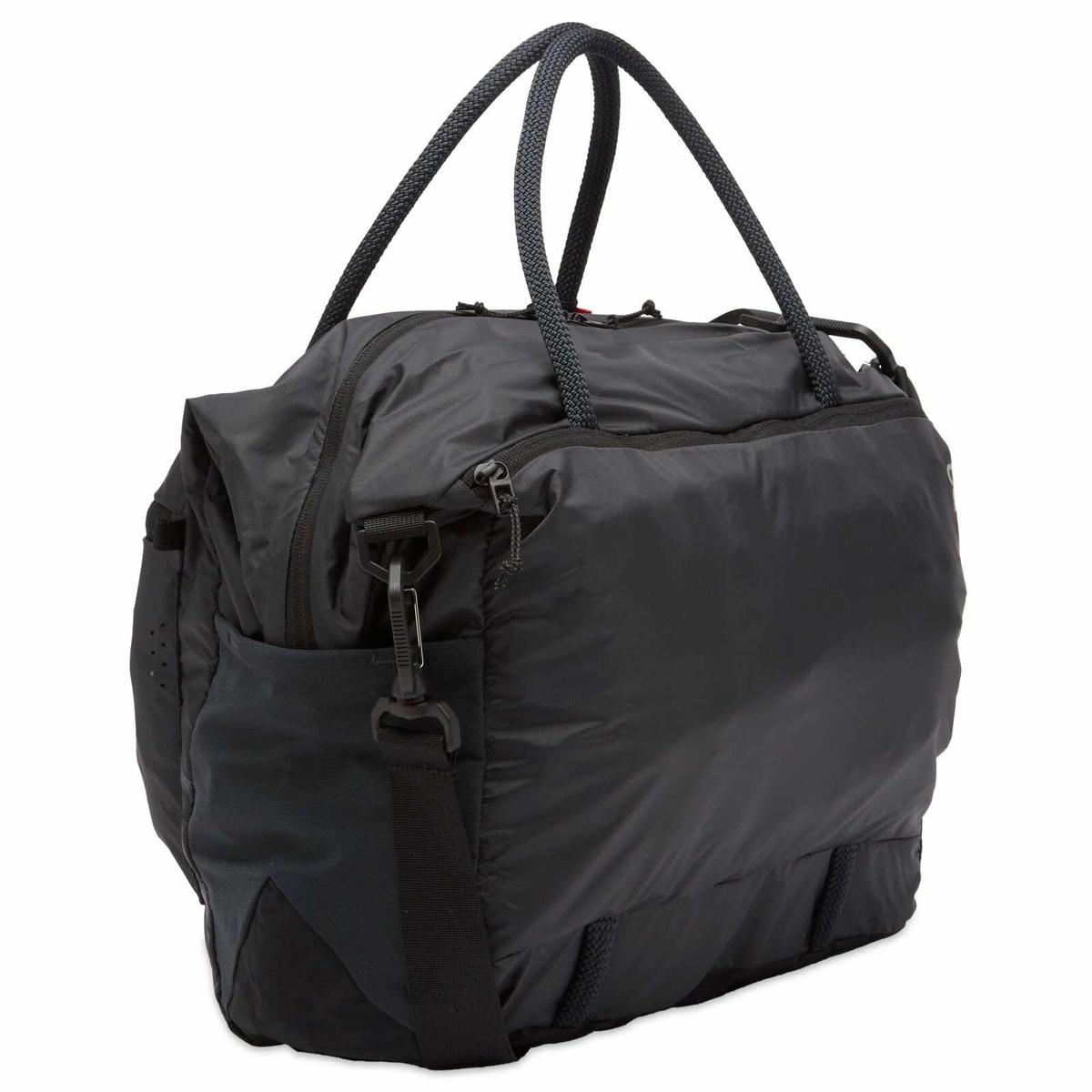 on Track Pack 35L Lite ブラック Track Pack 35L Lite | Black | On United States
