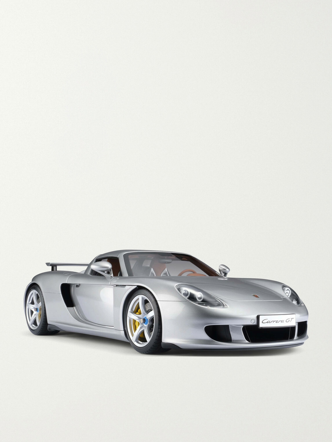 Amalgam Collection - Porsche Carrera GT (2003) 1:8 Model Car - Silver