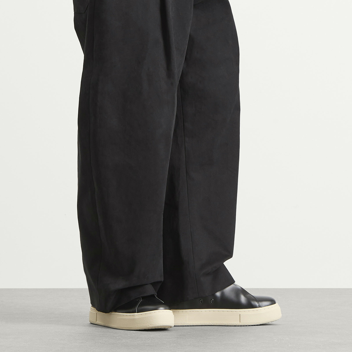 Eytys Men's Doja Leather Sneakers in Black
