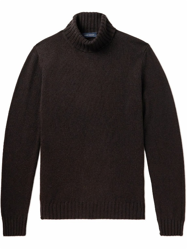 Photo: Thom Sweeney - Cashmere Rollneck Sweater - Brown