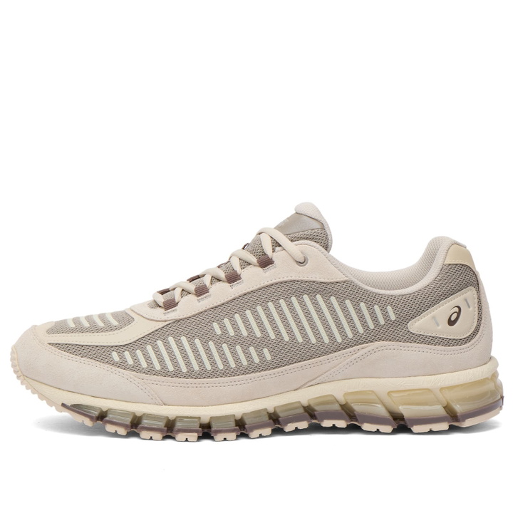 Photo: Asics Men's GEL-QUANTUM 360 I AMP Sneaker in Moonrock/Oatmeal