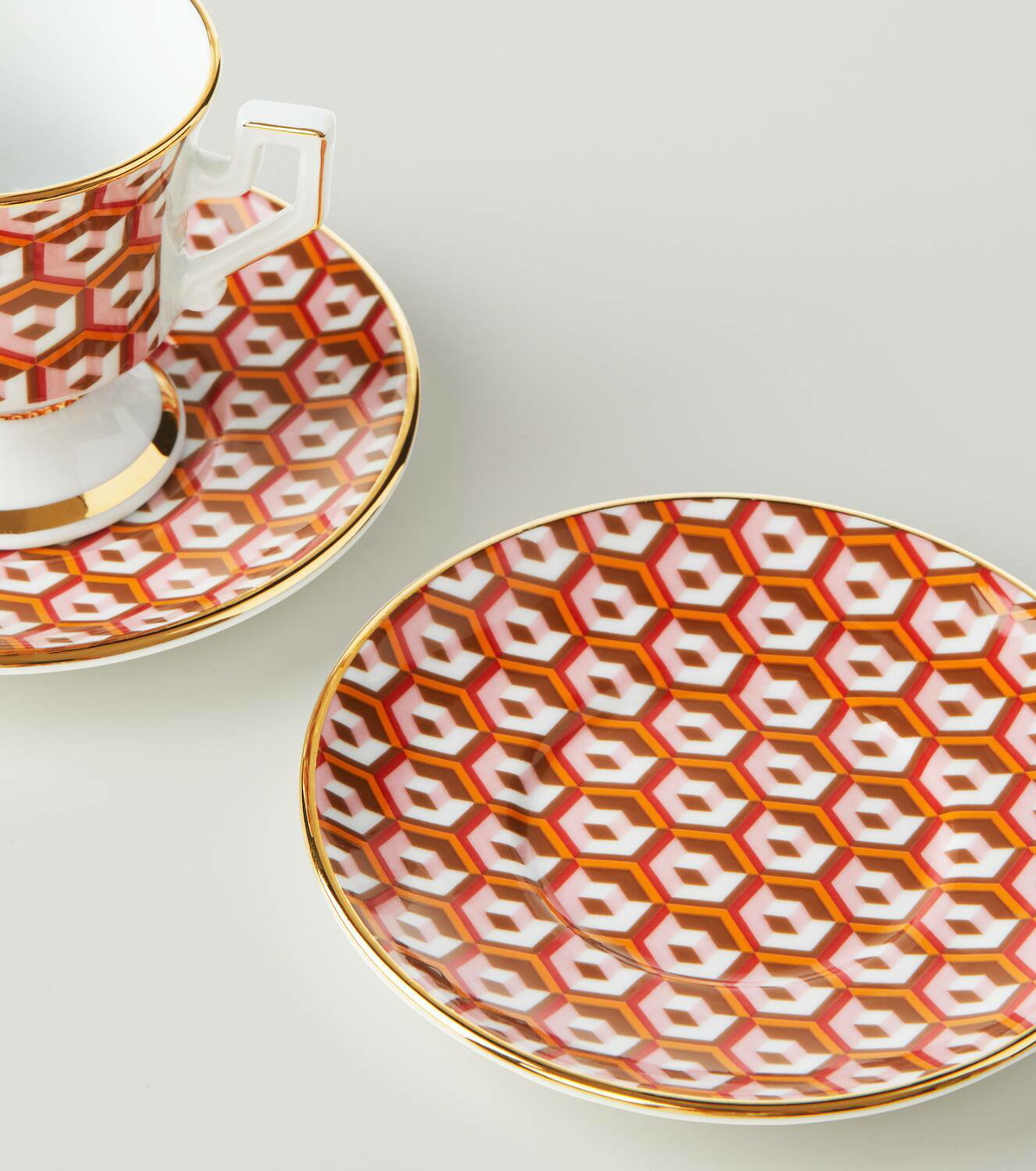 La DoubleJ Cubi Oro set of 2 espresso cups and saucers