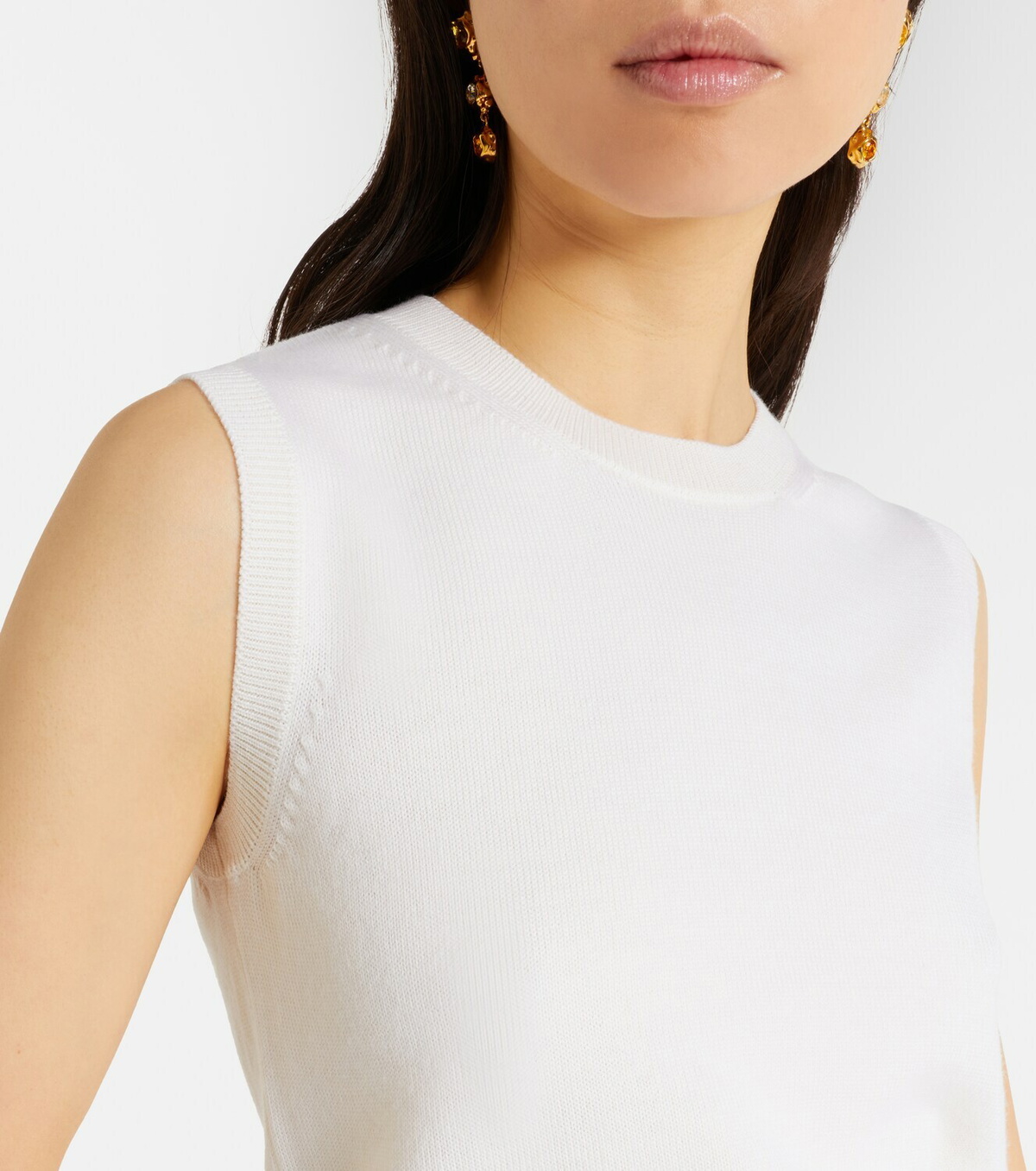 Oscar de la Renta Virgin wool sweater vest