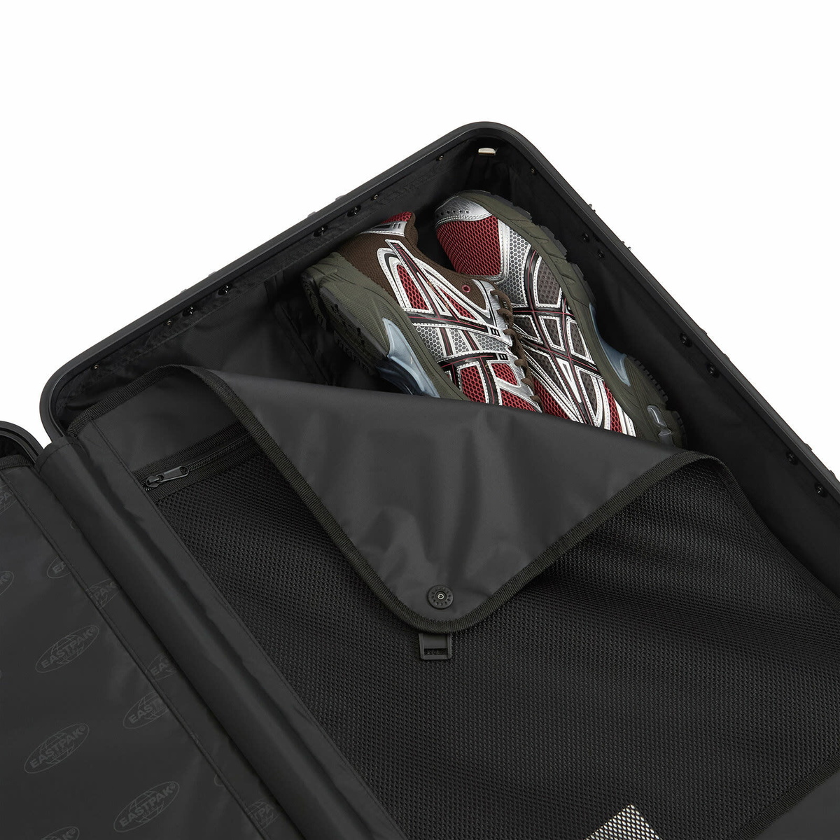 Eastpak Resist'r Luggage Case - Large in Brushed Black 