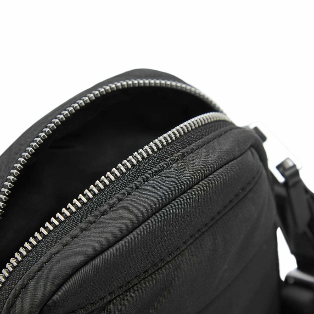 【送料関税込】AMI Paris Nylon ADC Small Crossbody Bag AMI Paris Men's Nylon ADC Small Crossbody Bag in Black AMI