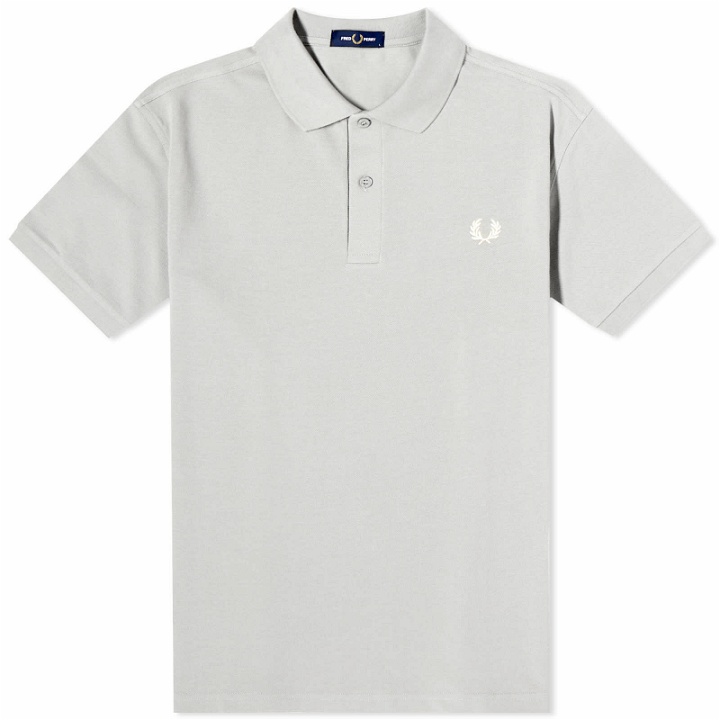 Photo: Fred Perry Men's Slim Fit Plain Polo Shirt in Limestone