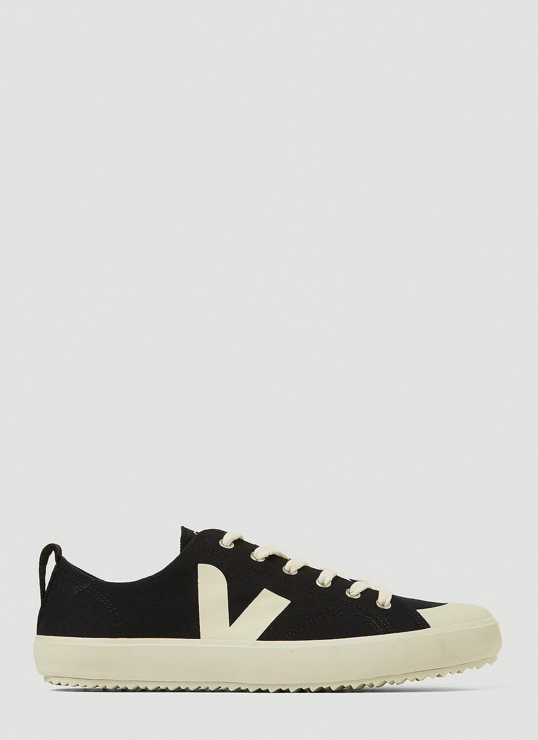 Veja Nova Sneakers