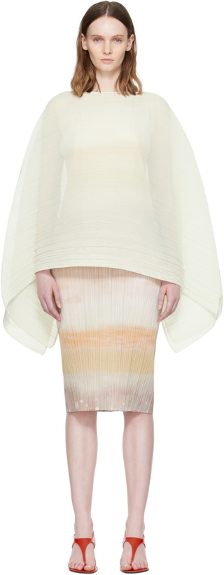 Photo: PLEATS PLEASE ISSEY MIYAKE Off-White Madame-T May Scarf