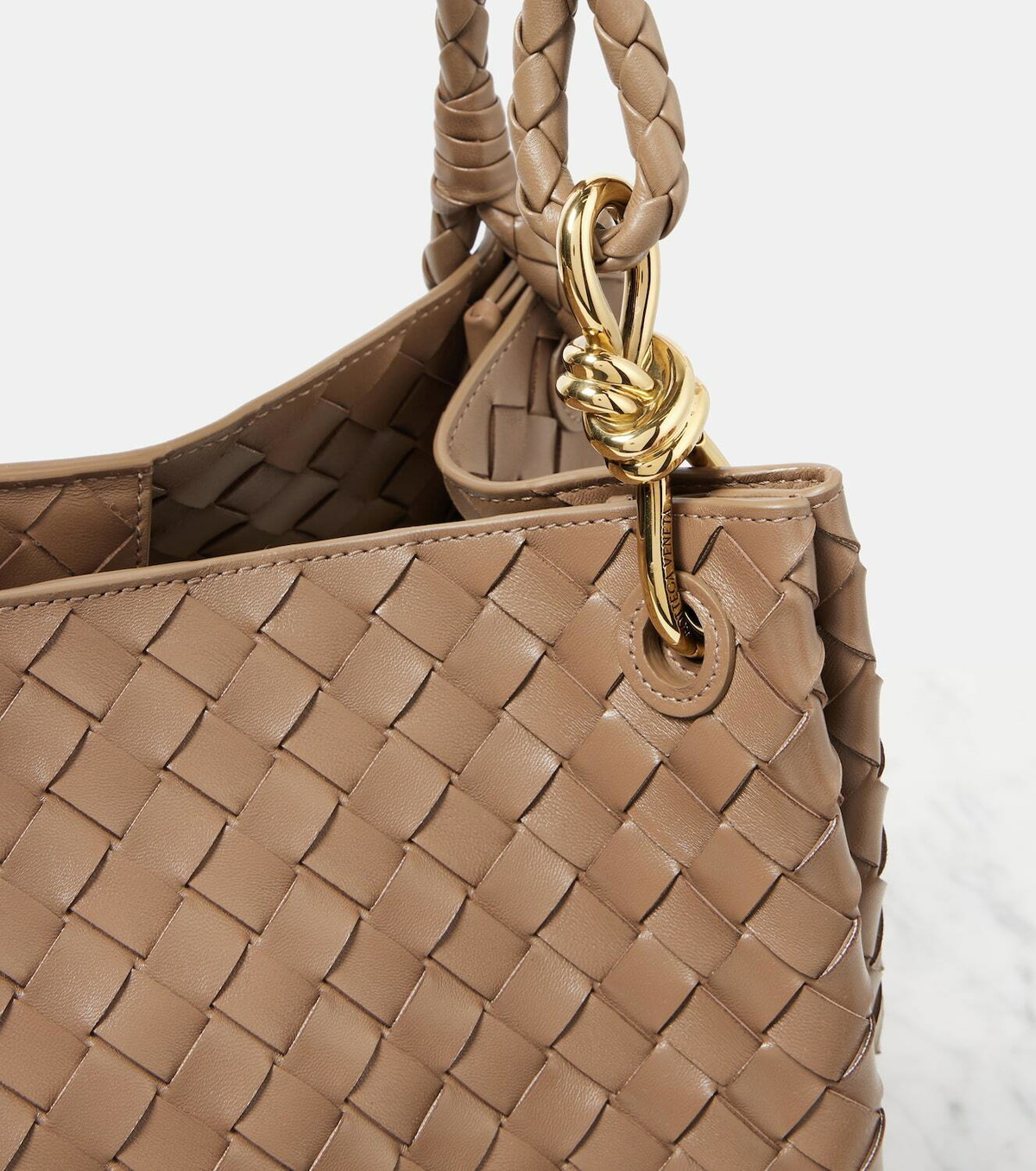ハンドバッグ Bottega Veneta Large Parachute Bag Bottega Veneta® Women's Large Parachute in New sauge. Shop