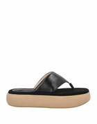 Osoi Womens Thong sandal in Black