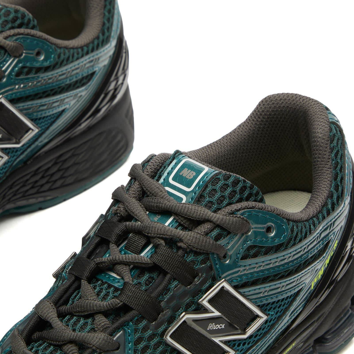 New Balance 1906 Sneaker in Medusa Green/Black