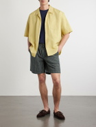 Noah - Straight-Leg Pleated Checked Cotton and Linen-Blend Seersucker Shorts - Green