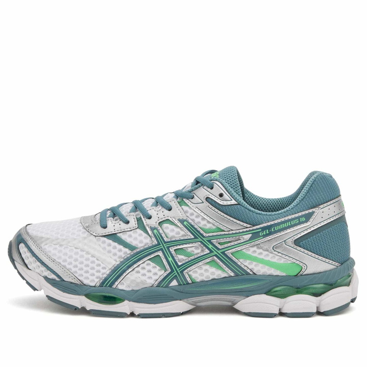 Photo: Asics GEL-Cumulus 16 Sneaker in White/Ironclad