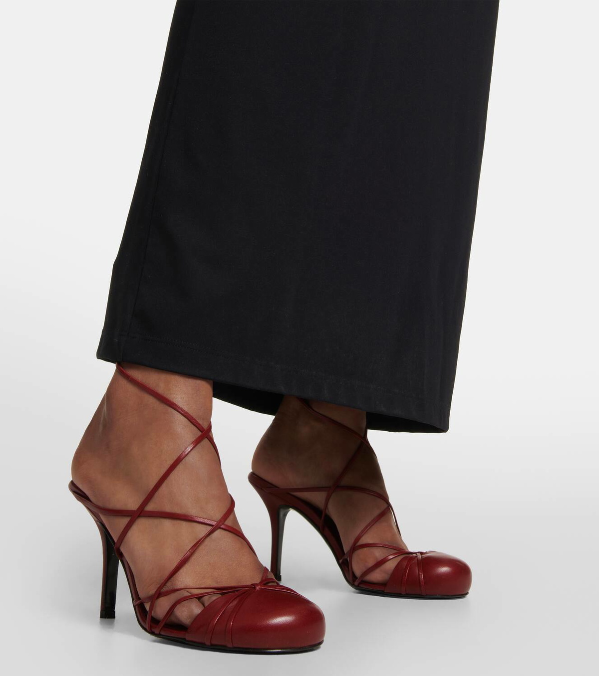 靴 THE ROW SQUARE TOE PUMP THE ROW Square Toe Flat Pump Leather Flats in Camel Size 37