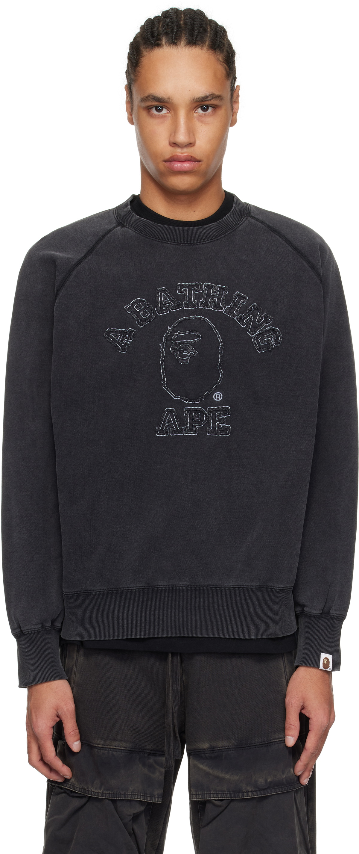 完売必須 A BATHING APE COLLEGE PATCH RELAXED CREWNECK SWEAT A BATHING APE® Washed Effect College Patch Relaxed Fit