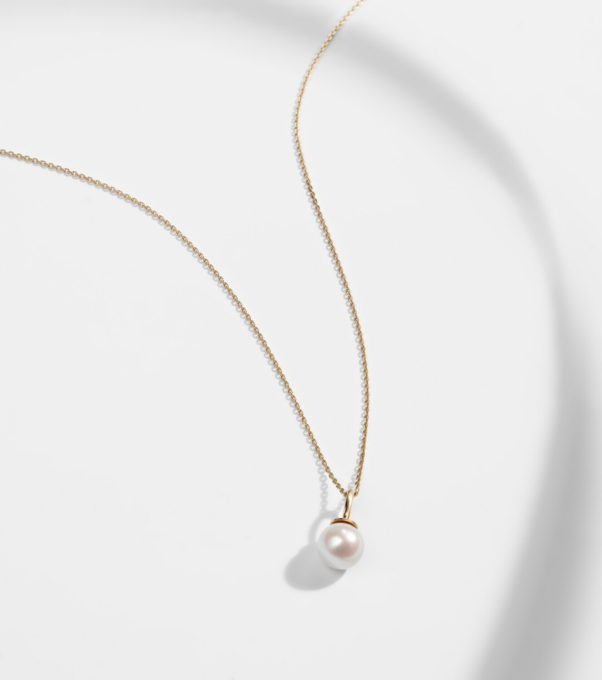 Stone and Strand Essential 18kt gold necklace with pearl