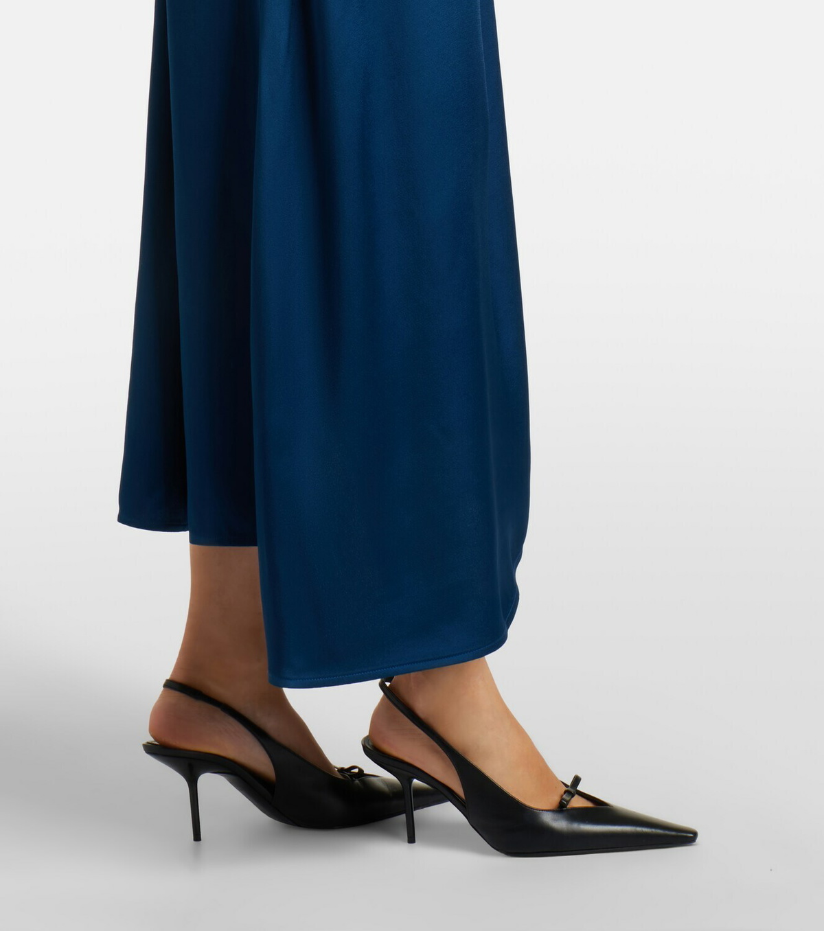 Victoria Beckham Aria gathered midi dress