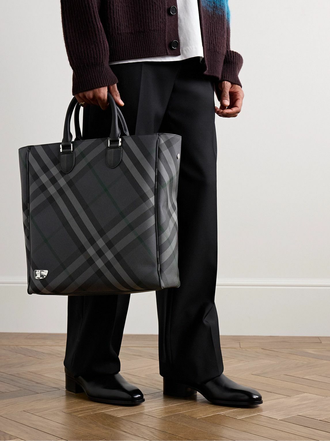 トートバッグ BURBERRY CHECK JACQUARD TOTE BAG Burberry Burberry Check Jacquard Tote Bag – MAYFEYR