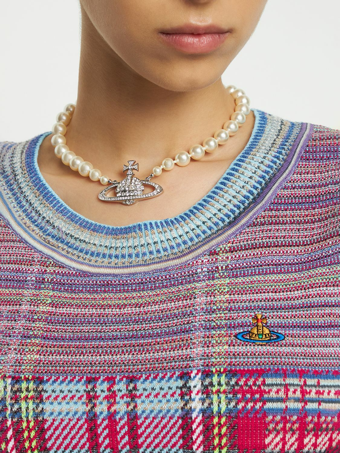 VIVIENNE WESTWOOD - One Row Faux Pearl Bas Relief Choker Vivienne