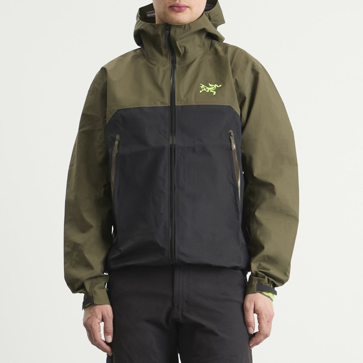 Arc'teryx Men's Beta Gore-Tex Jacket in Spotlight Arc'teryx