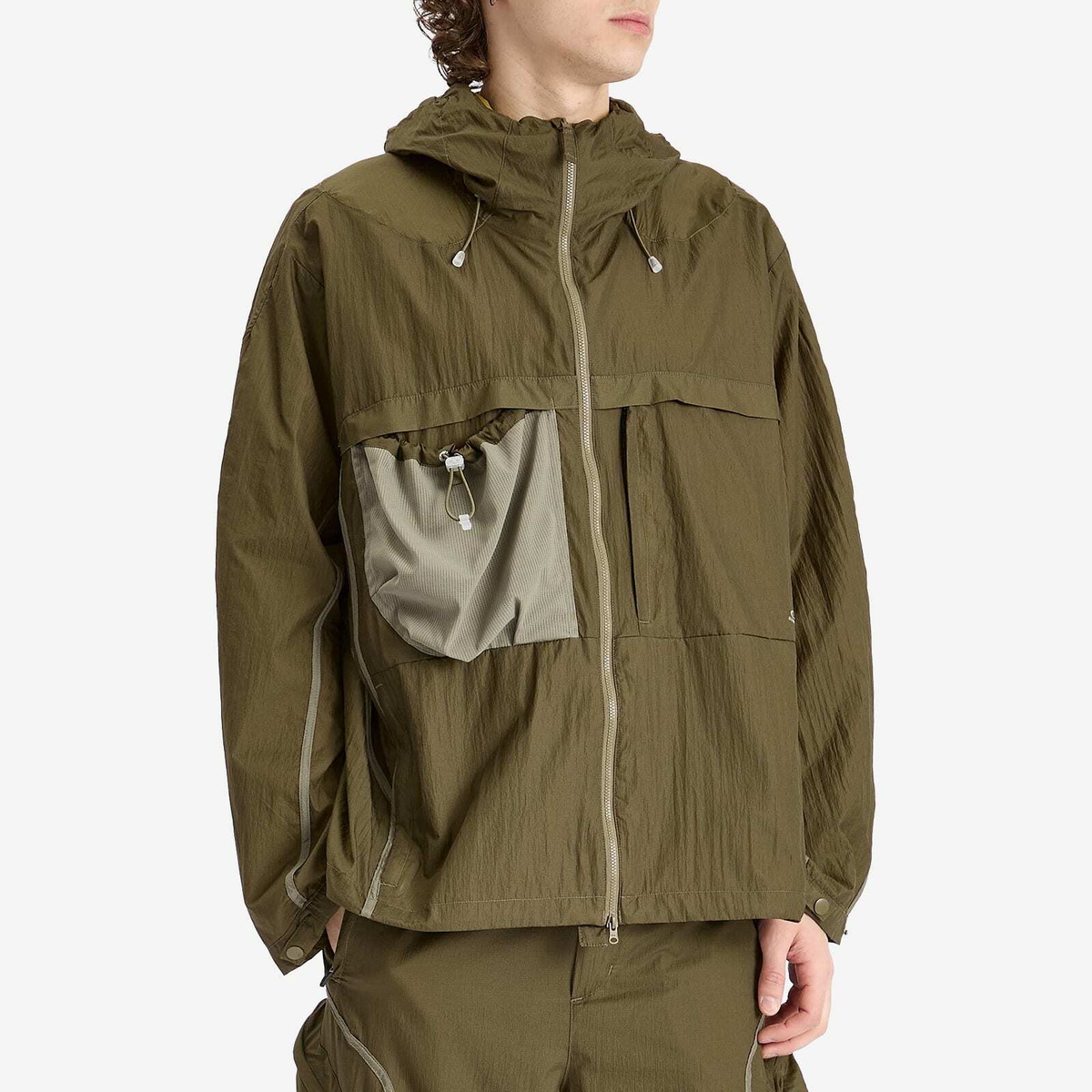 Oakley Men's Latitude Flight Windbreaker in Army Green