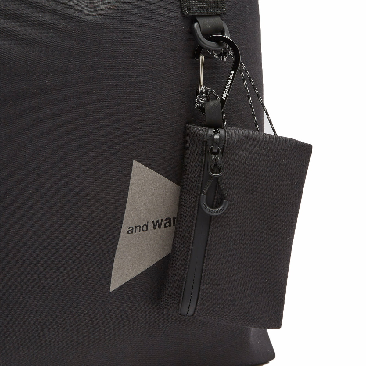 and wander Men's PE/CO Tote Bag in Black 