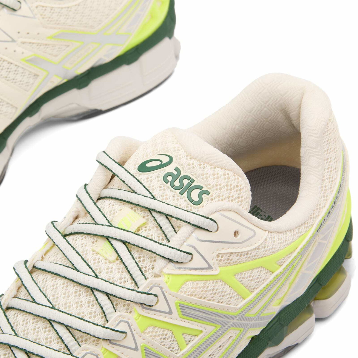 Asics GEL-Kayano 20 Sneaker in Cream/Pure Silver