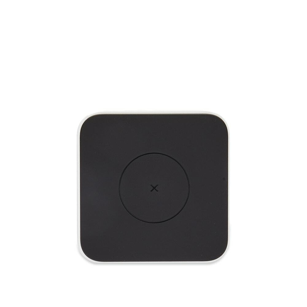 Photo: Braun Wireless Charger - iPhone 13/12/11 in Black