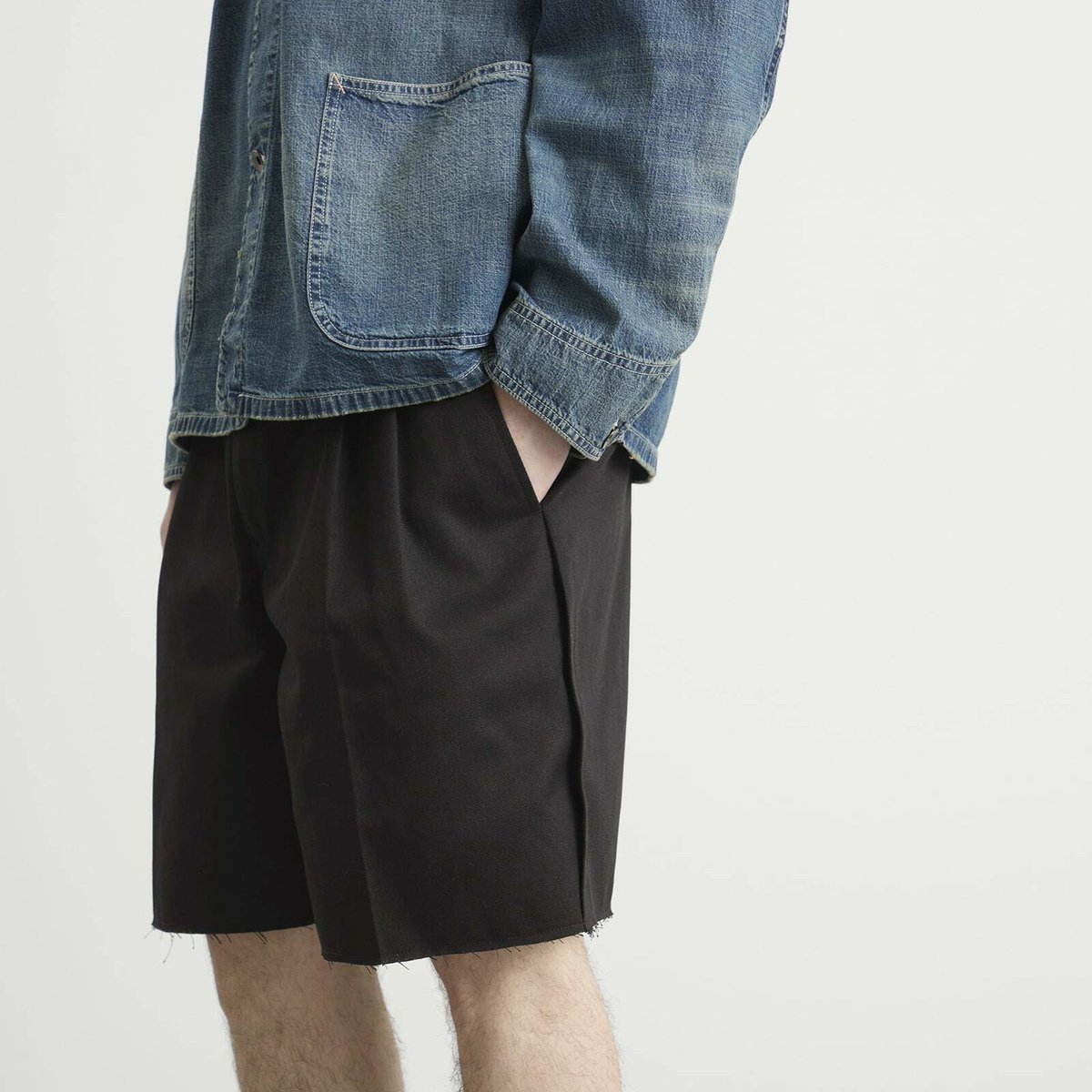 Maison Margiela Men's Raw Hem Tailored Shorts in Black