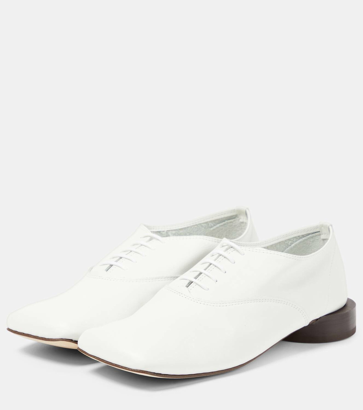 靴 repetto Jacquemus Oxford Shoes Woman Jacquemus reinterprets Repetto's iconic Zizi oxford shoe