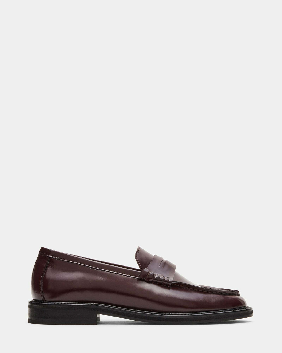 Steve Madden Madison Flats in Burgundy